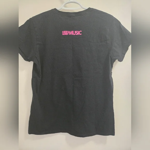 Ladies Amy Winehouse band  TShirt - Picture 2 of 2